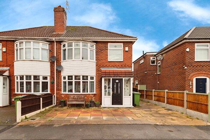 3 Bedroom Semi Detached House For Sale In Annable Road, Droylsden, Manchester, Greater Manchester, M43