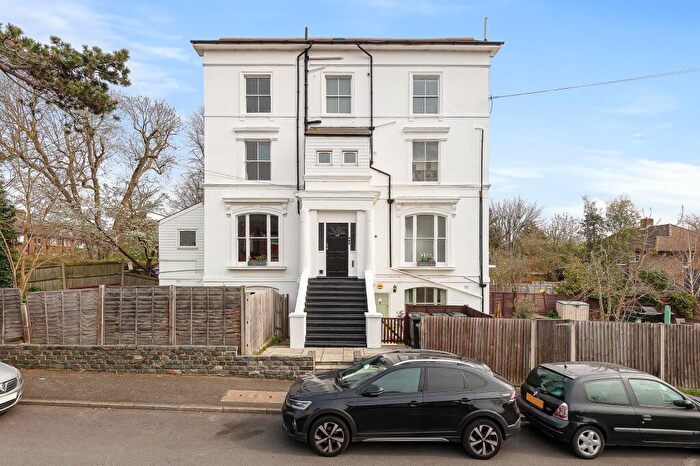 3 Bedroom Flat For Sale In Seymour Villas, London, SE20