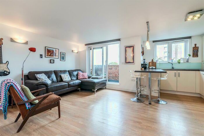 1 Bedroom Flat To Rent In Green Lanes, London, N16