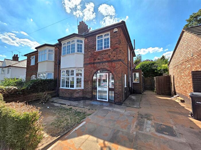 3 Bedroom Semi-Detached House To Rent In Clarefield Road, Western, Leicester, LE3