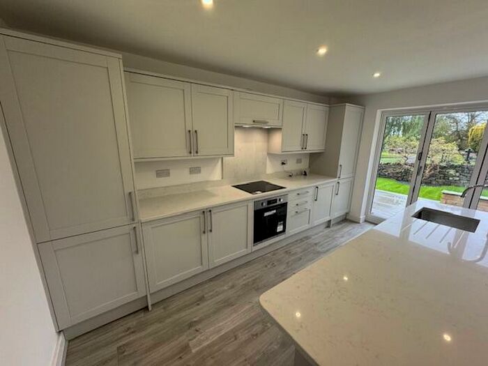 Detached Bungalow To Rent In Beauvais Drive, Sandbeds, Bingley, BD20