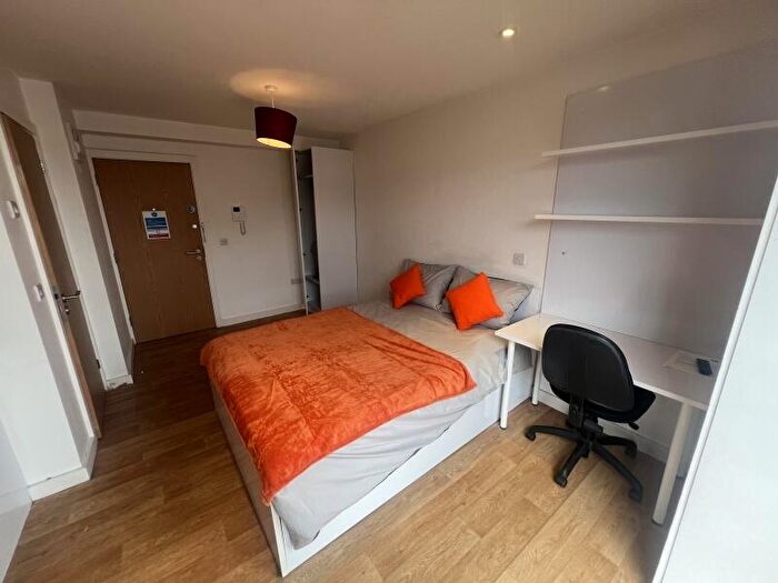 Studio To Rent In The Pavilion, St Michaels Lane, Headingley, Leeds, LS6