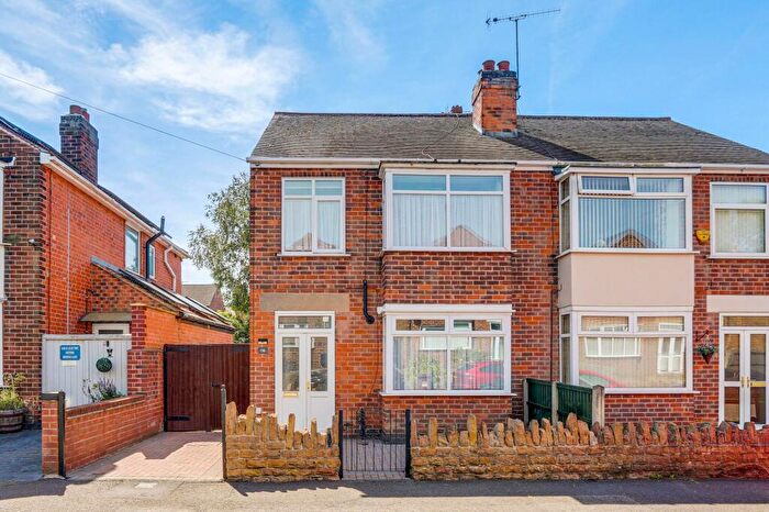 3 Bedroom Semi-Detached House For Sale In Ingram Road, Nottingham, NG6