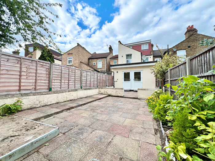 2 Bedroom Flat To Rent In Clarence Road, Enfield, EN3