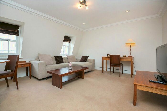 2 Bedroom Flat To Rent In Baker Street, Marylebone, W1U