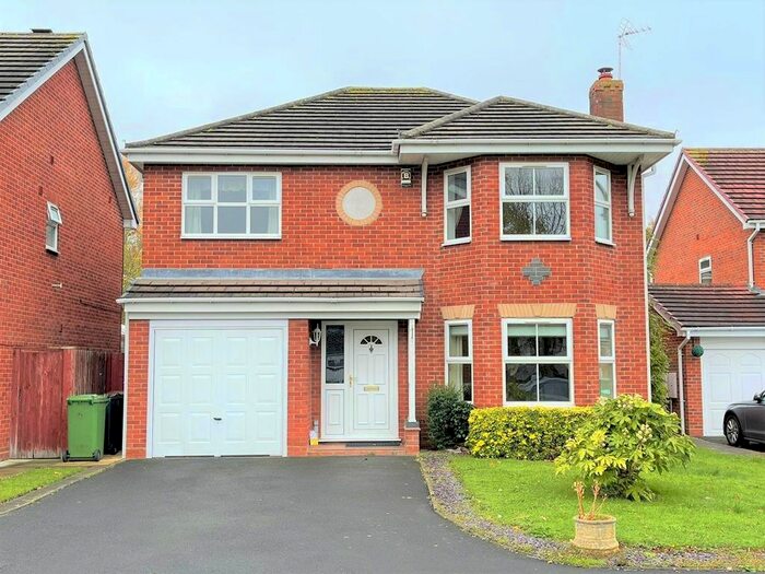 5 Bedroom Detached House To Rent In Christ Church Grove, Walsall WS1