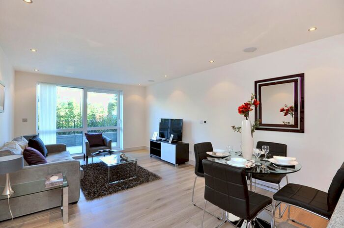 2 Bedroom Flat To Rent In Park Street, Epc C, SW6