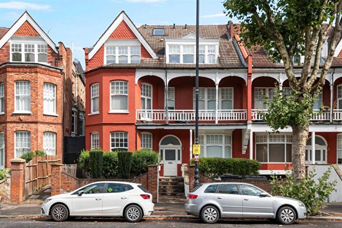2 Bedroom Flat To Rent In Raglan House, Queens Avenue, N10