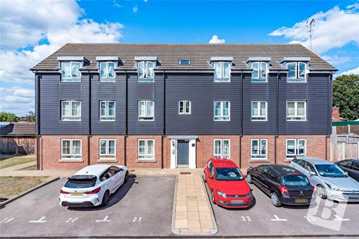 2 Bedroom Apartment For Sale In Victoria Road, Ongar, Essex, CM5
