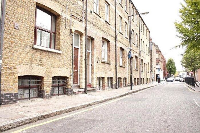 4 Bedroom Duplex To Rent In Settles Street, London, E1