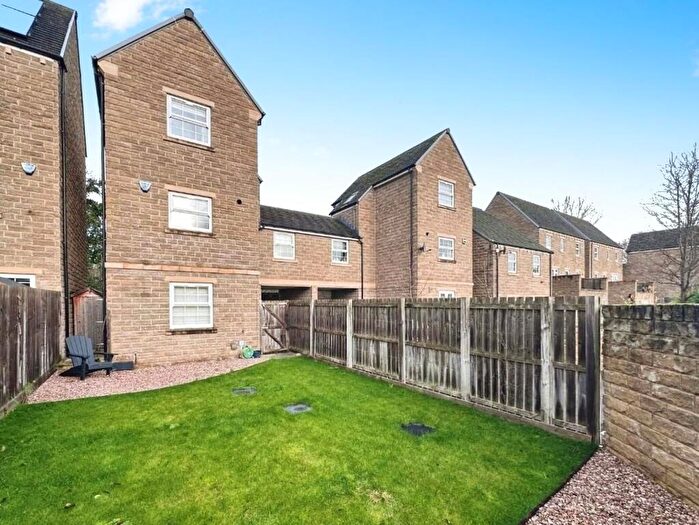 4 Bedroom Town House For Sale In Riverside Walk, Otley, LS21