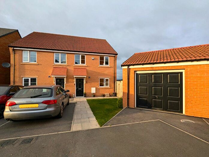 3 Bedroom Semi-Detached House For Sale In Hastings Close, Sherburn Hill, DH6