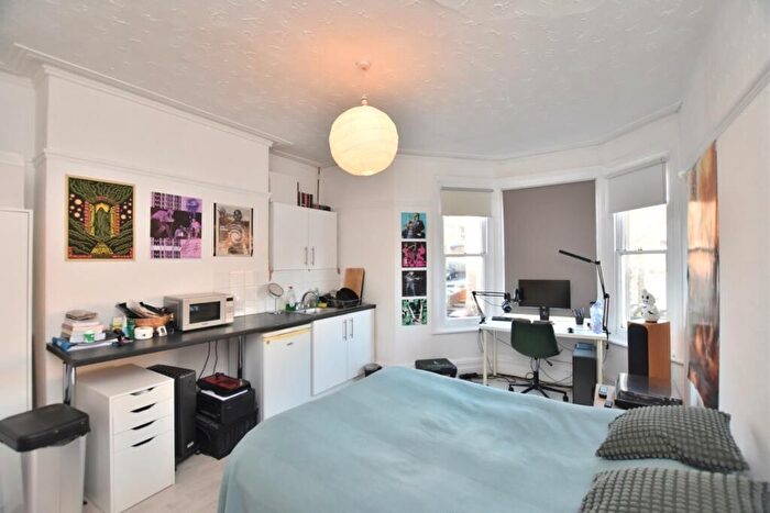 1 Bedroom Semi-Detached House To Rent In Whatley Road, Bristol, BS8