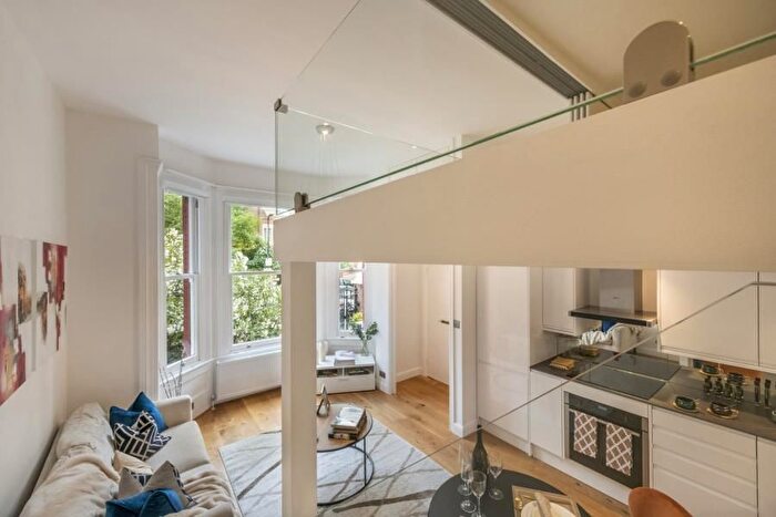 1 Bedroom Flat To Rent In Netherhall Gardens, Hampstead, London, NW3