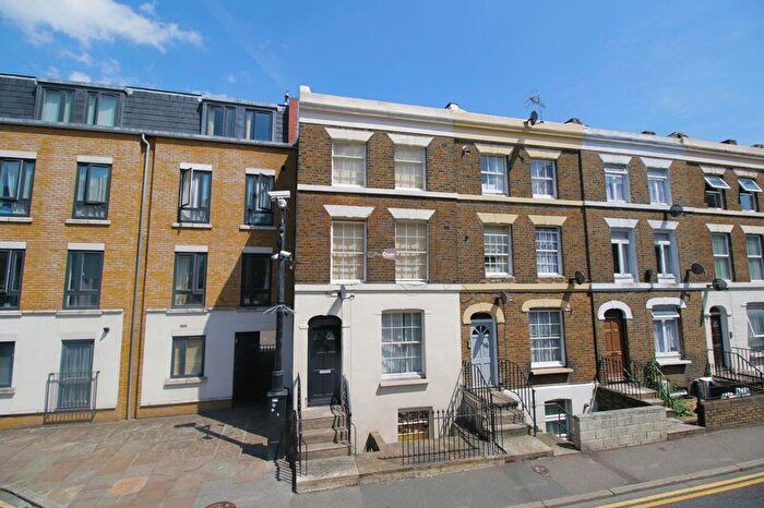 1 Bedroom Flat To Rent In High Street, Rochester, ME1