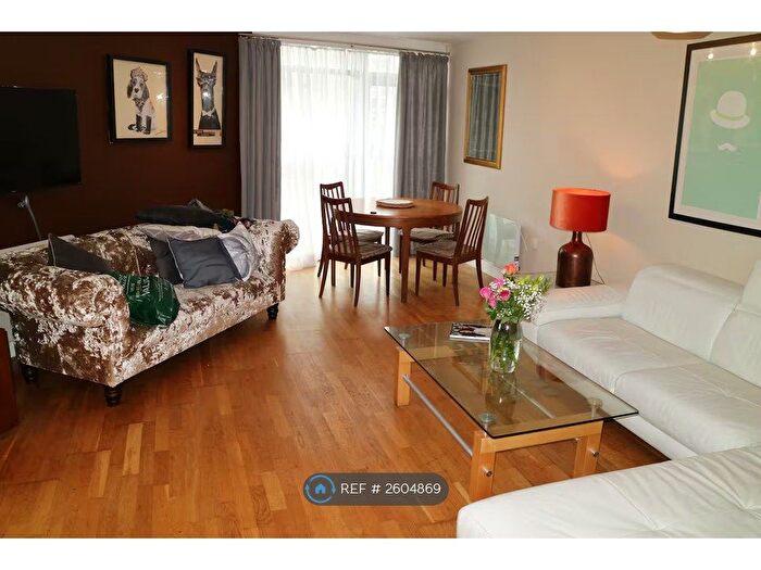 2 Bedroom Flat To Rent In Altolusso, Cardiff, CF10