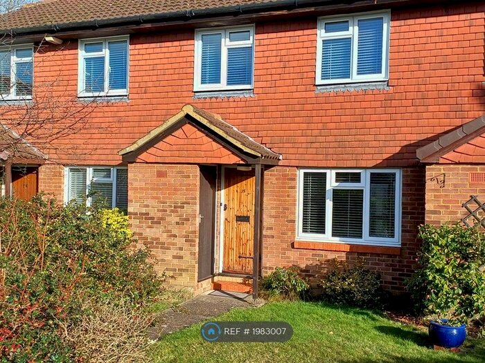 3 Bedroom Terraced House To Rent In Alloway Close, Woking, GU21