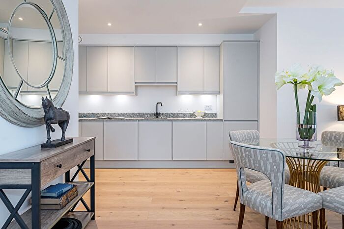 2 Bedroom Flat For Sale In Kingsbridge Avenue, London, W3