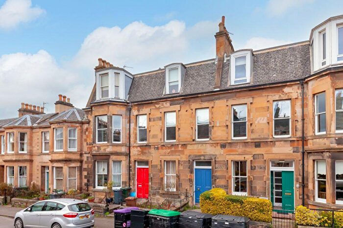 3 Bedroom Flat For Sale In / Shandon Street, Edinburgh, EH11