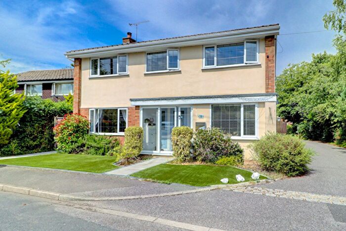 4 Bedroom Detached House For Sale In Limmers Mead, Great Kingshill, Buckinghamshire, HP15
