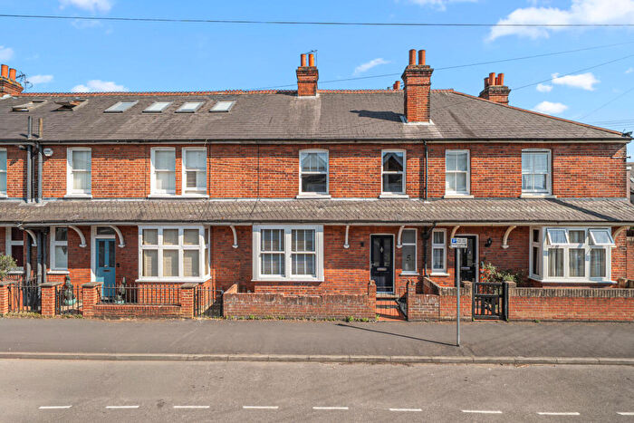 3 Bedroom Terraced House For Sale In Holstein Avenue, Weybridge, KT13