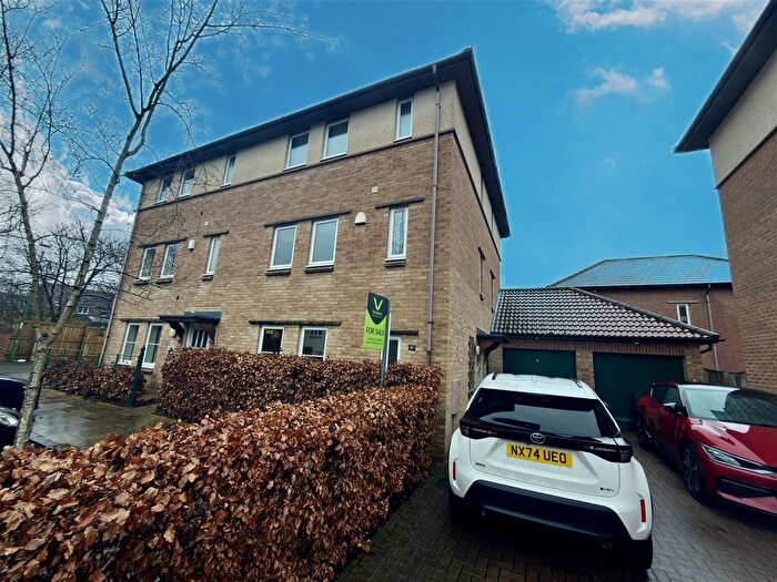 4 Bedroom Semi Detached House For Sale In Sans Pareil Square, Darlington, DL2