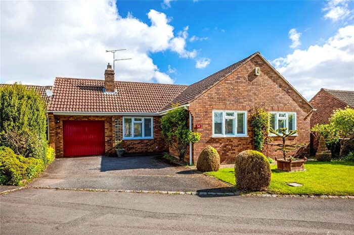 3 Bedroom Bungalow For Sale In Gascoigne Way, Bloxham, Banbury, Oxfordshire, OX15