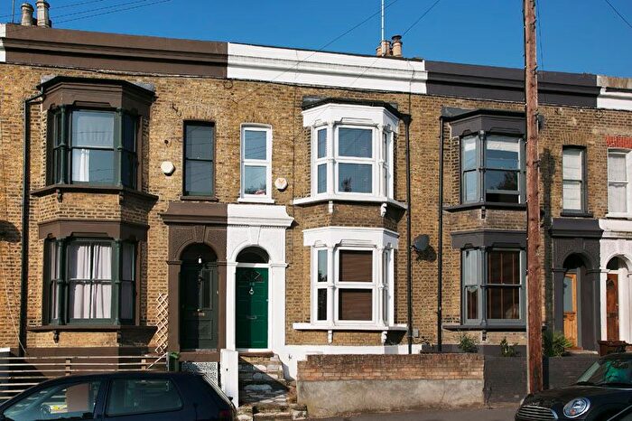 4 Bedroom Terraced House To Rent In Glyn Road, Homerton, E5