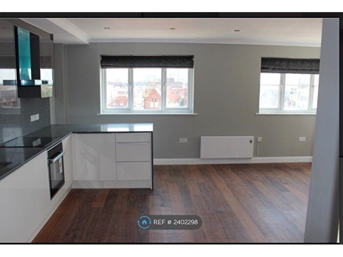 2 Bedroom Flat To Rent In Brisbane Court, Slough, SL1