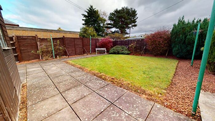 2 Bedroom Bungalow To Rent In West Craigs Avenue, Maybury, Edinburgh, EH12