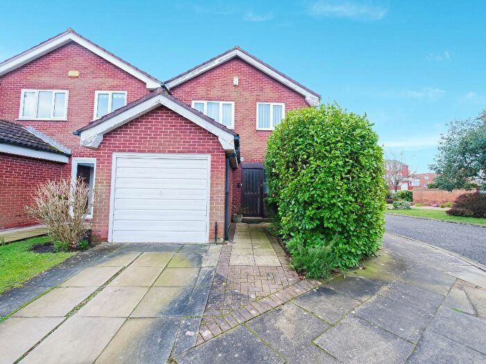 3 Bedroom Mews For Sale In Prince Charles Gardens, Birkdale, Southport, Merseyside, PR8