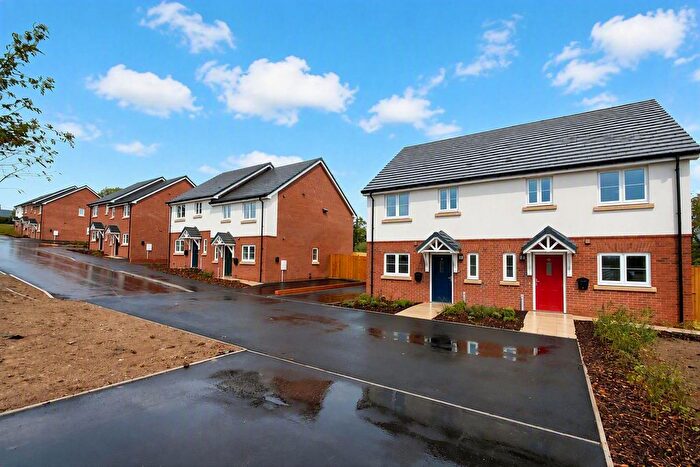 3 Bedroom Semi-Detached House For Sale In Groton Farm Road, Marton, SY21