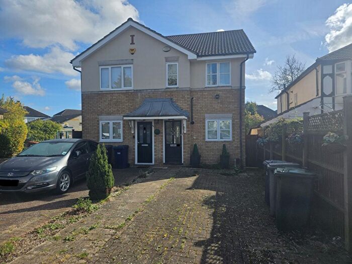 2 Bedroom Semi Detached House For Sale In Sefton Avenue, Mill Hill, NW7