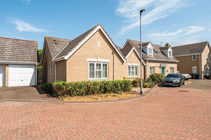 2 Bedroom Detached Bungalow For Sale In Lime Tree Gardens, Chatteris, PE16