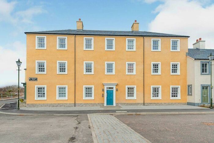 2 Bedroom Flat To Rent In Hillhead Road, Tornagrain, Inverness, IV2