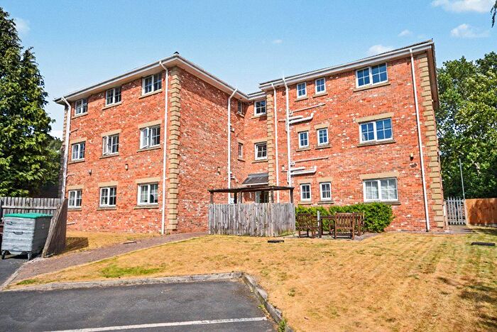2 Bedroom Flat For Sale In Colley Gardens, Stanley, Wakefield, West Yorkshire, WF3