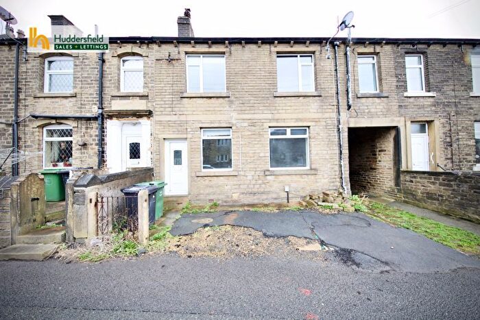 3 Bedroom Terraced House To Rent In Crosland Hill Road, Huddersfield, HD4