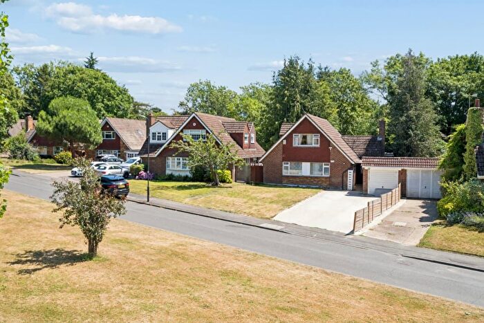 5 Bedroom Detached House For Sale In Farnham Lane, Slough, SL2