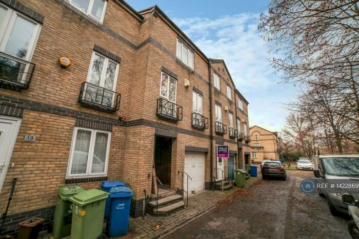 4 Bedroom End Of Terrace House To Rent In Hurley Crescent, London, SE16