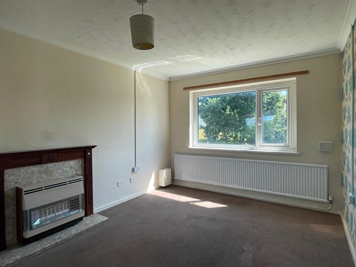 2 Bedroom Flat For Sale In Wye Crescent, Bettws, Newport, NP20