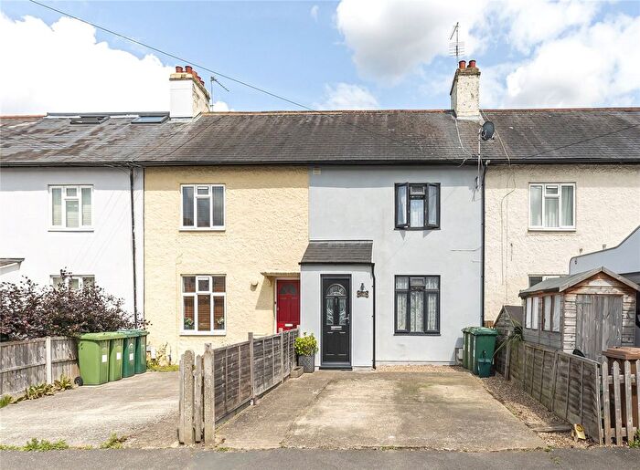 3 Bedroom Terraced House For Sale In Laytons Lane, Sunbury-On-Thames, TW16