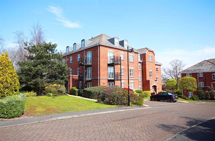 2 Bedroom Apartment To Rent In Brockenhurst Court, SO41