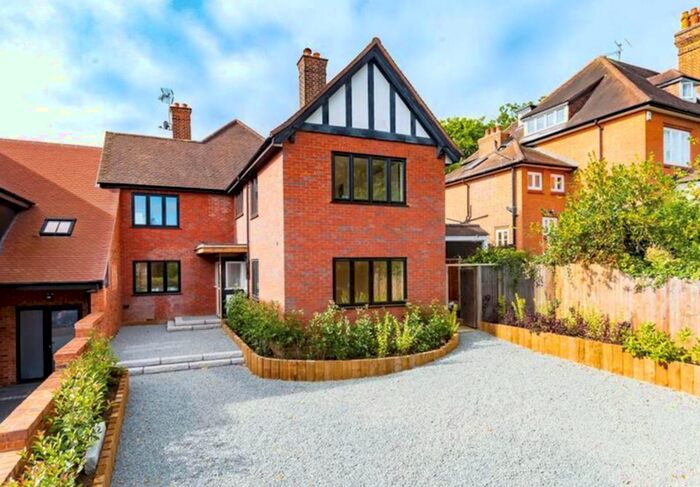 5 Bedroom Semi-Detached House To Rent In Bedroom House To Rent - Close To Loughton High Road, IG10