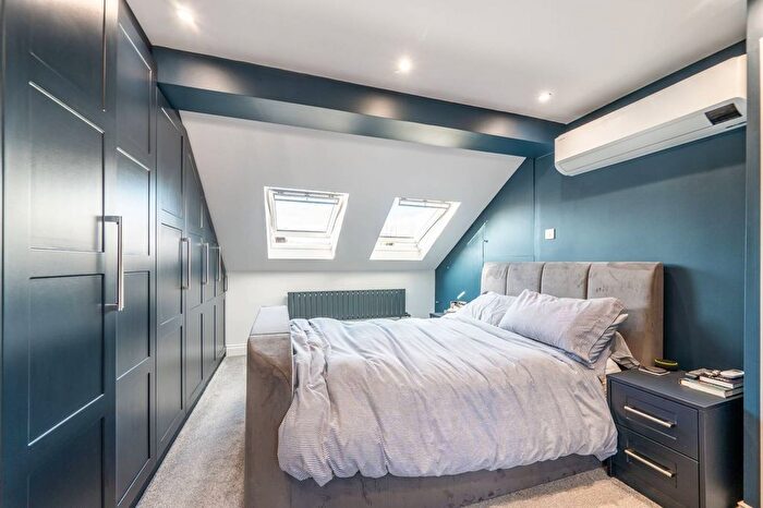 4 Bedroom Property For Sale In Curzon Road, Pitshanger Lane, London, W5