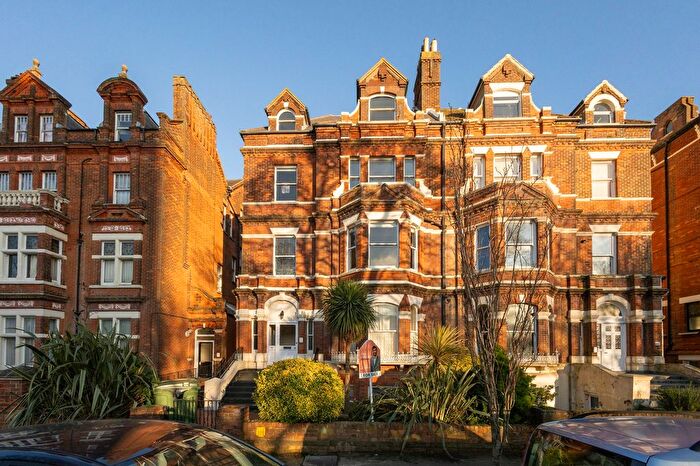 2 Bedroom Flat For Sale In Castle Hill Avenue, Folkestone, CT20