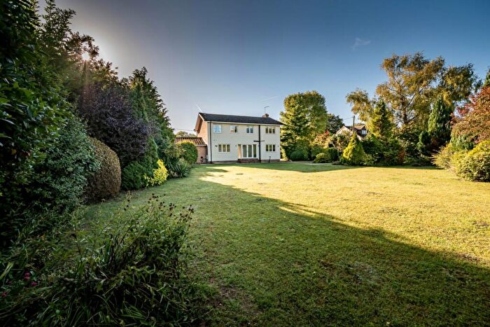 4 Bedroom Detached House For Sale In Upper Icknield Way, Cadsden, HP27