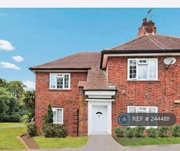 2 Bedroom Flat To Rent In Gooseacre Lane, Harrow, HA3