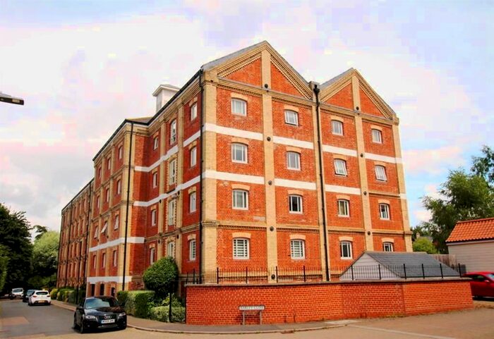 2 Bedroom Flat To Rent In School Lane, Mistley, Manningtree, CO11