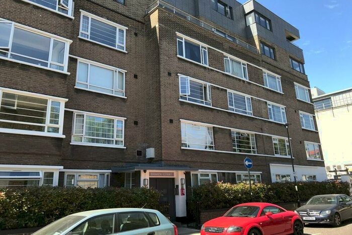 3 Bedroom Flat To Rent In Damien Street, Whitechapel / Aldgate, E1