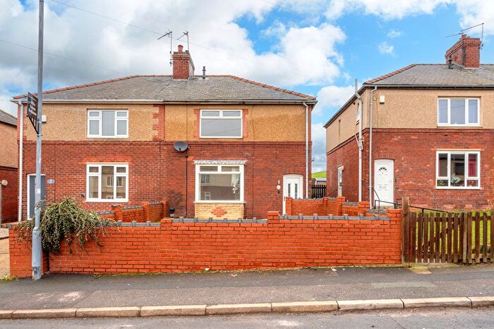 3 Bedroom Semi-Detached House To Rent In Dell Avenue, Grimethorpe, Barnsley, S72